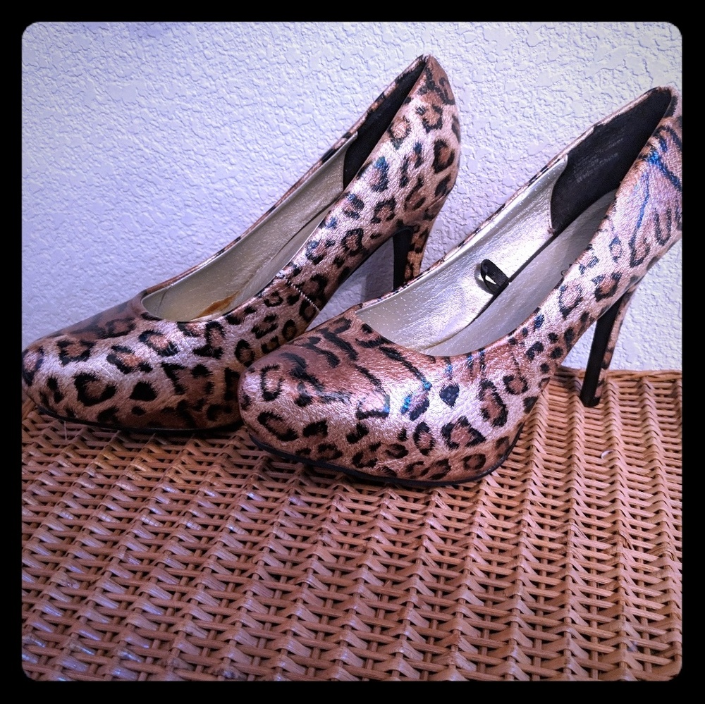 Dollhouse  Pumps